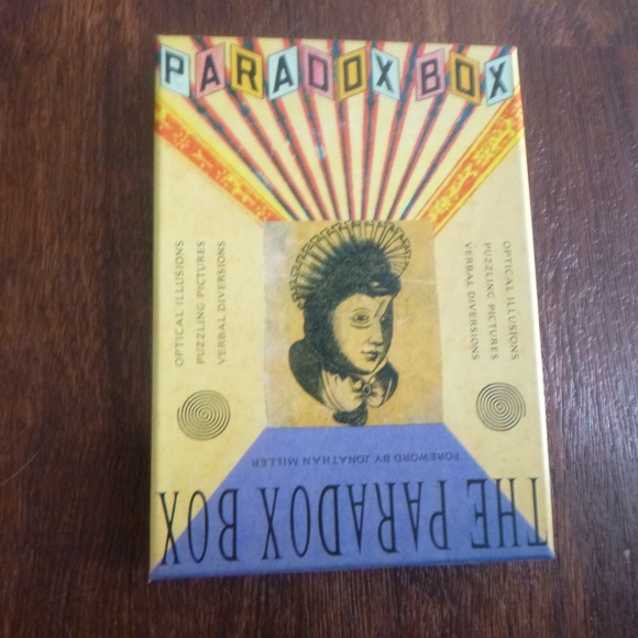 THE PARADOX BOX OPTICAL ILLUSIONS & PUZZLING Perfect for Halloween Party! - Picture 1 of 9